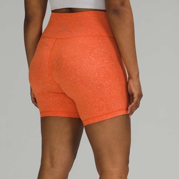 Lululemon Wunder Train 6” shorts - Picture 3 of 5